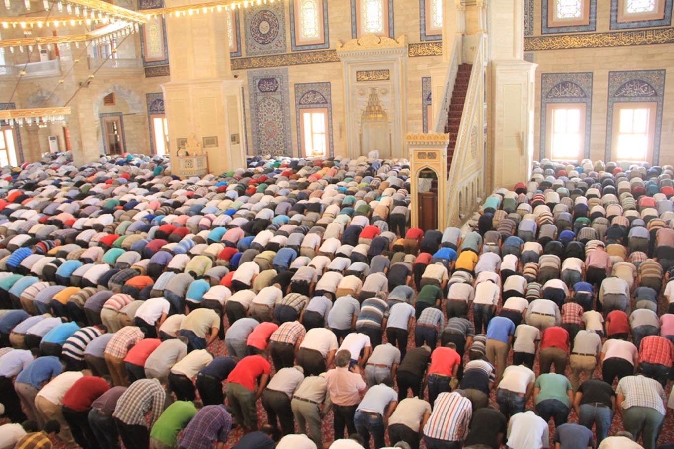 Ortadoğu’nun en büyük camisi Adana’nın simgesi oldu Ortadoğu’nun en büyük camisi Adana’nın simgesi oldu
